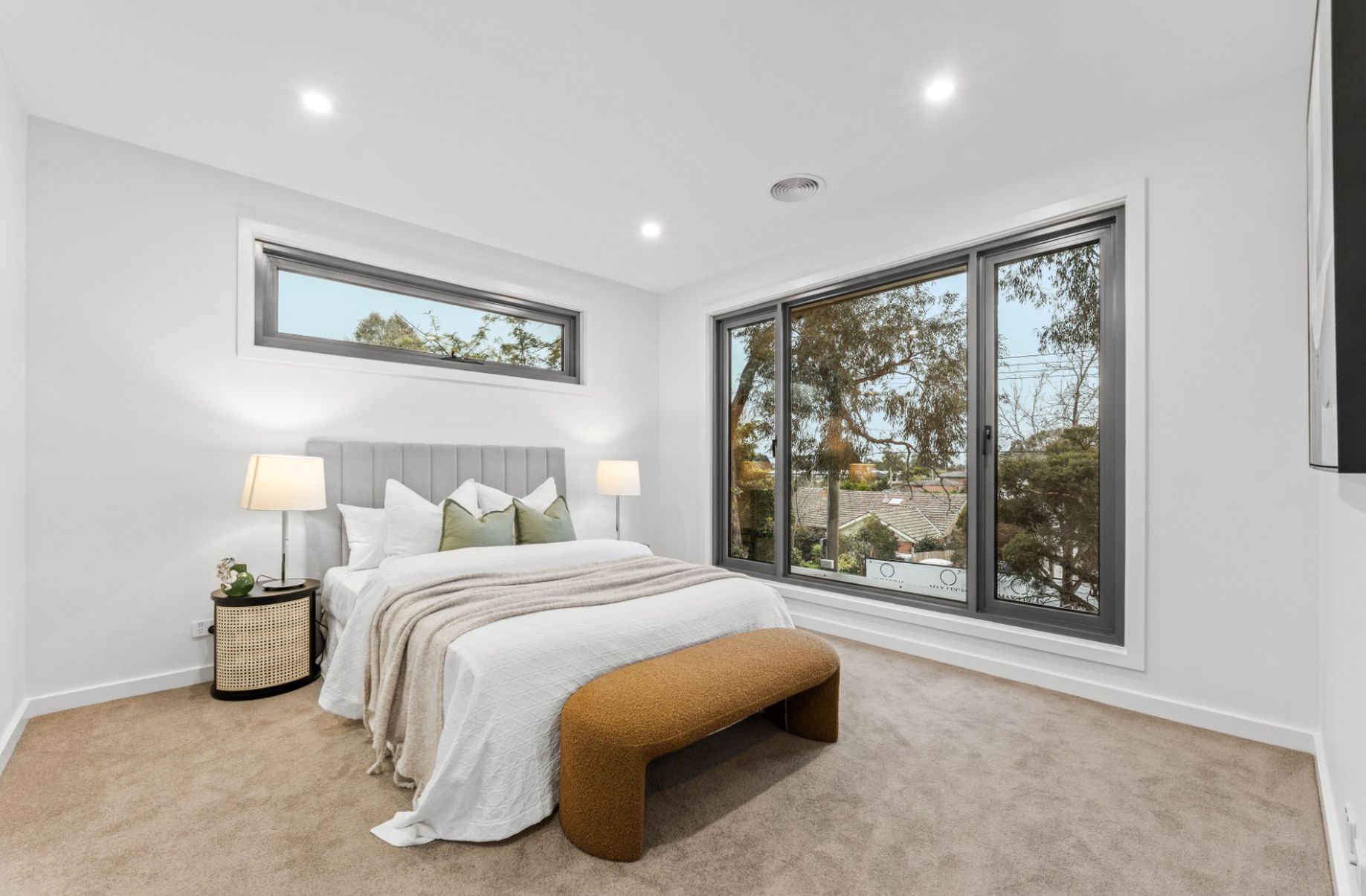 1 / 12 Ascot Street, Doncaster East