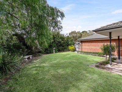 2 Little Acre Cl, Langwarrin