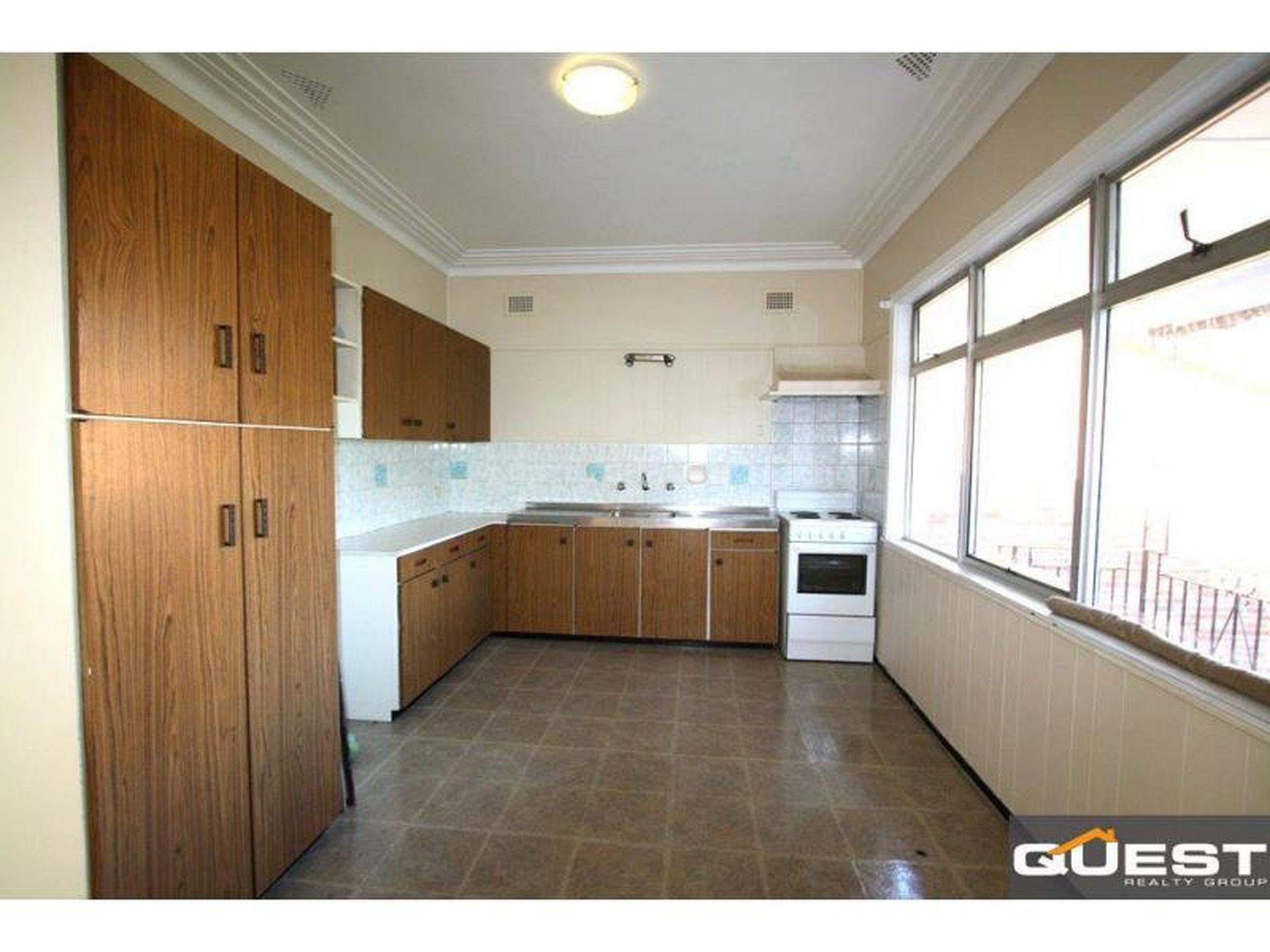 7 Young Street, Sylvania