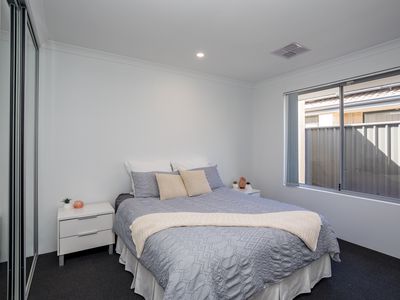 10 Maddox Street, Hilbert