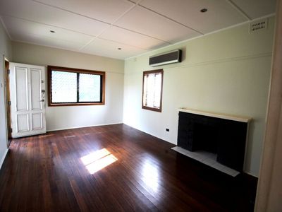 31 Lake Heights Road, Lake Heights