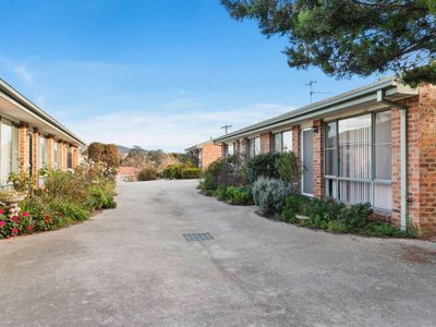 2 / 1 Blackall Avenue, Crestwood