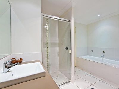 64 Higgs  Cct, Wynnum West