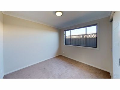 24 Waterfall Crescent, Dubbo