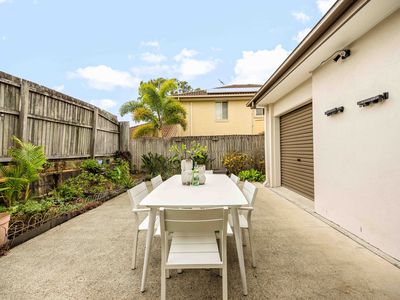 16 Hillcroft Place, Belmont