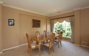 8 Whitaker Place, Beaconsfield