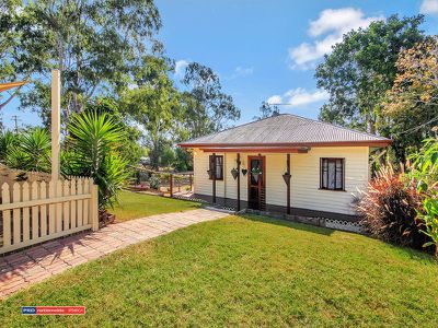 10 Queen Street, Blackstone