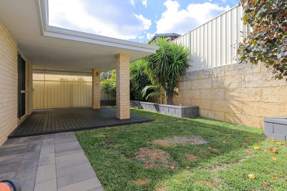 15 Yindana Boulevard, Lakelands