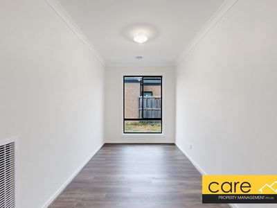 33 Casa Circuit, Clyde North