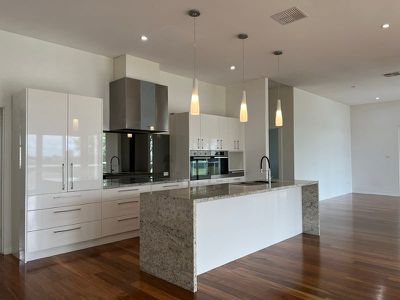 557 Springfield Rd, Springfield