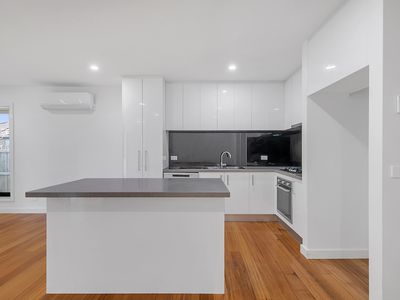 5 Isparta Mews, Roxburgh Park