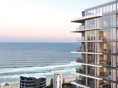 ALMOST SOLD OUT! Luxurious 2-3 Bedroom Residences in Broadbeach