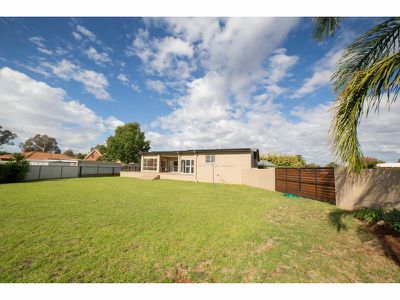 108 Maple Crescent, Narromine