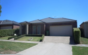 11 Manor Row, Officer