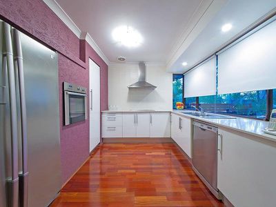 151 Meadowlands Rd, Carindale