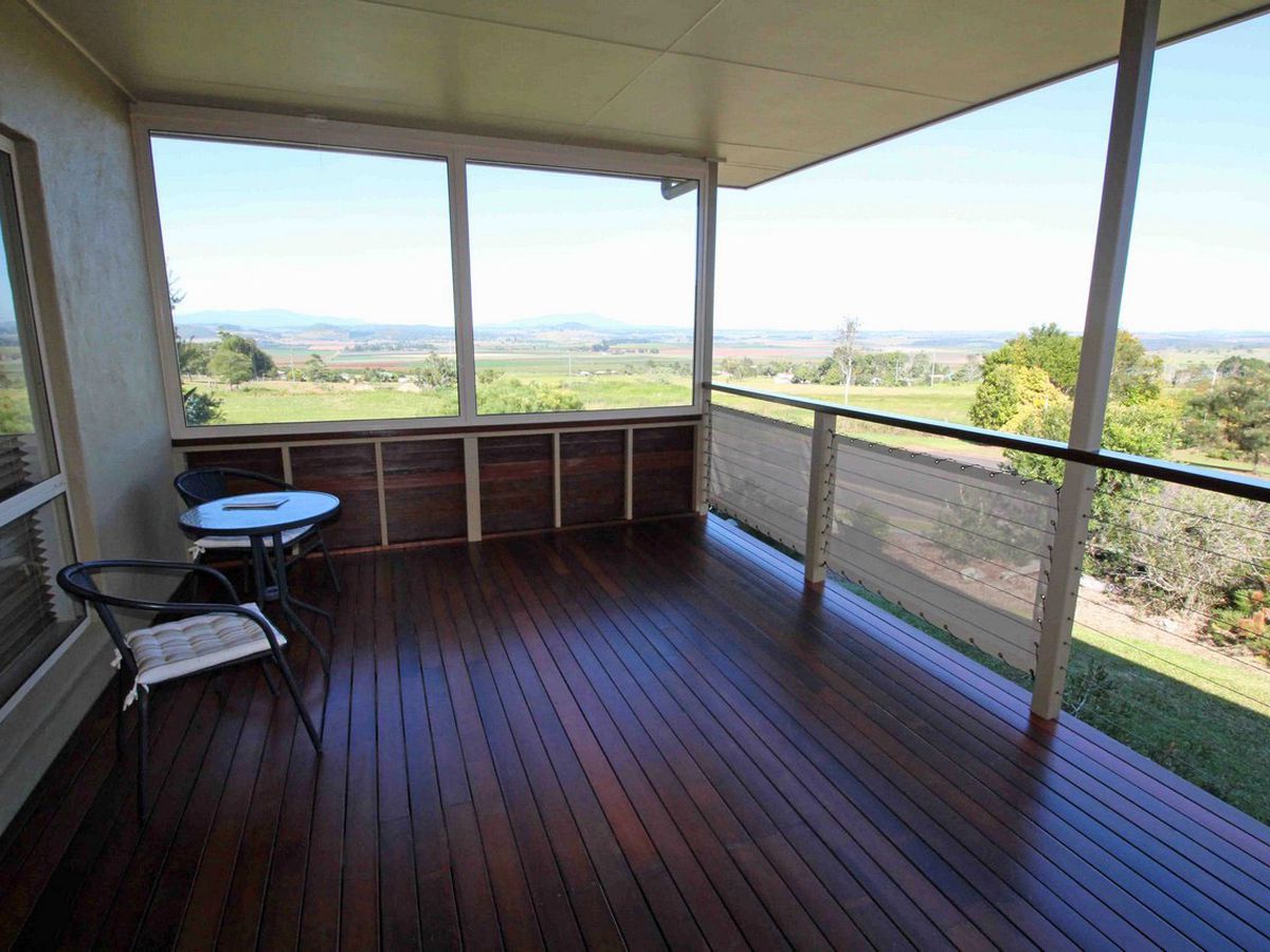 22 Countryview Drive, Atherton