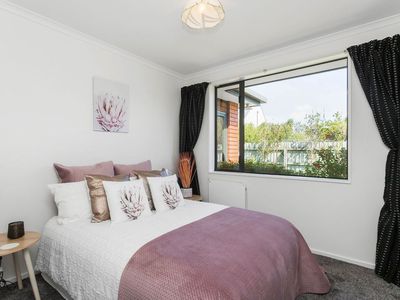 12 Seascape Gardens, Bromley