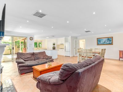 15 Packenham Promenade, Canning Vale