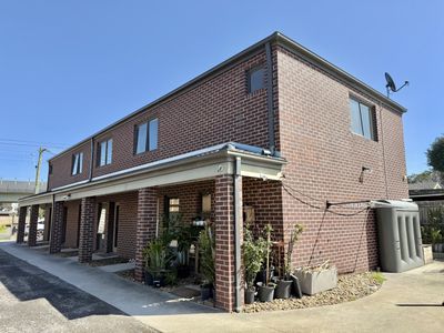 9 / 5 Rayhur Street, Clayton South