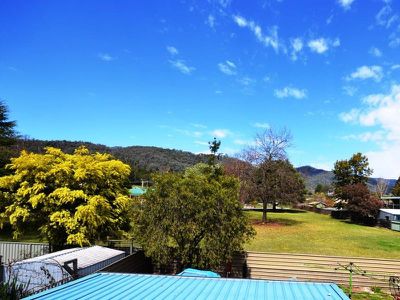32 Freeburgh Avenue , Mount Beauty