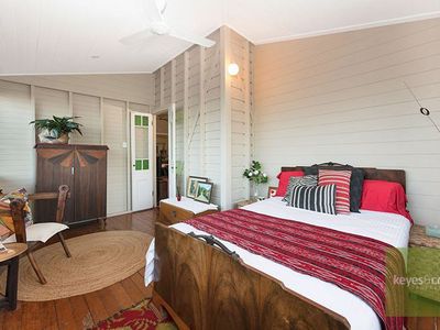 12 Echlin Street, West End