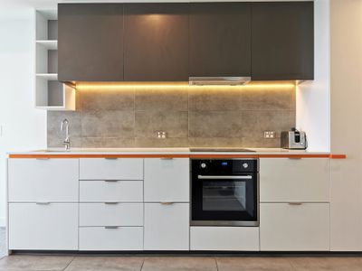 2111 / 28 Bouverie Street, Carlton