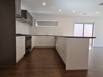 31 Wollahra Rise, Wyndham Vale