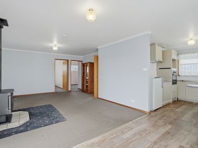 42 Badajos Street, Ross