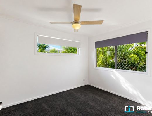 Townhouse in the heart of Coolum Beach image 9 Townhouse in the heart of Coolum Beach image 9