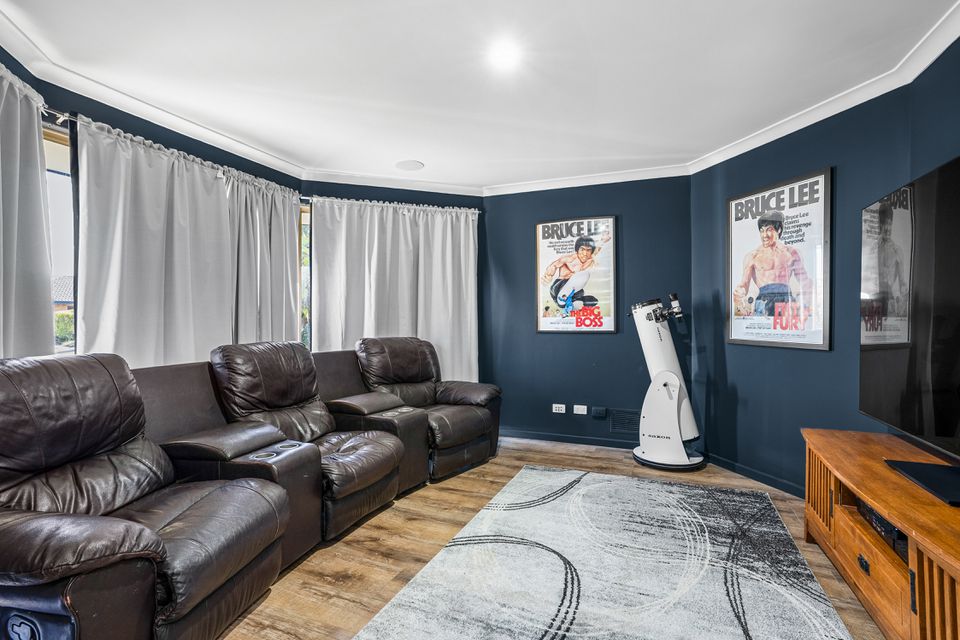 24 MANLY CRESCENT, Warnbro