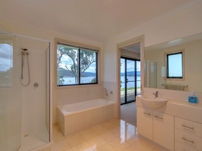 6707 Channel Highway, Deep Bay