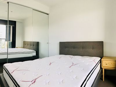 911 / 160 Victoria Street, Carlton