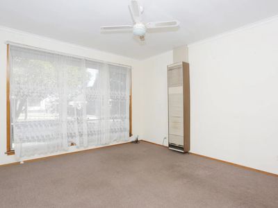 2 Sinclair Cres, Seymour