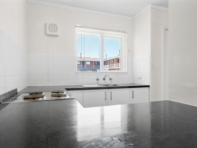 2 / 15 Corvus Place, Rockingham