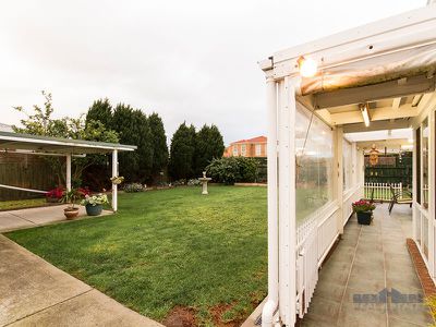 28 Hampshire Drive, Narre Warren South