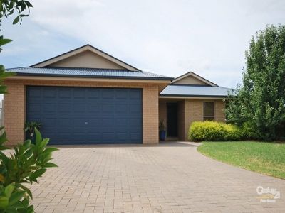 15 Cronin Place, Dubbo