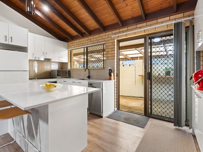 6 Monarch Lane, Labrador