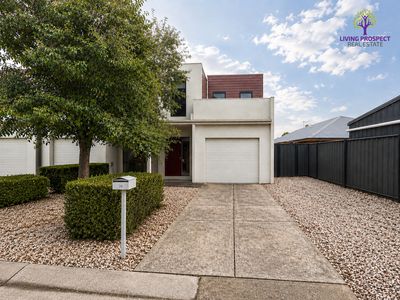 33 / 39 Astley Crescent, Point Cook