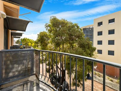 9 / 11 Regal Place, East Perth