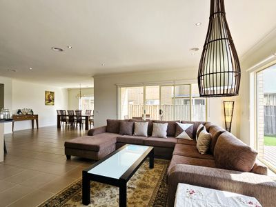 209 Sanctuary Lakes South Boulevard, Point Cook