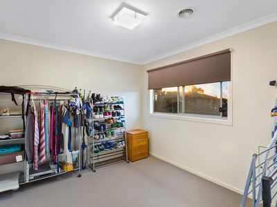 10 Mandalay Court, Point Cook