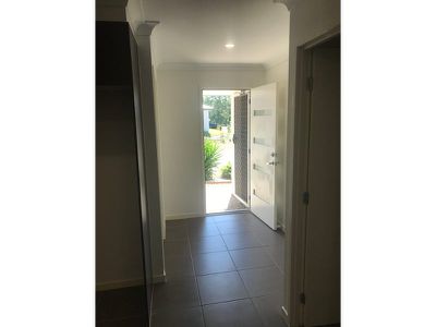 2 / 1 Summit Street, Griffin