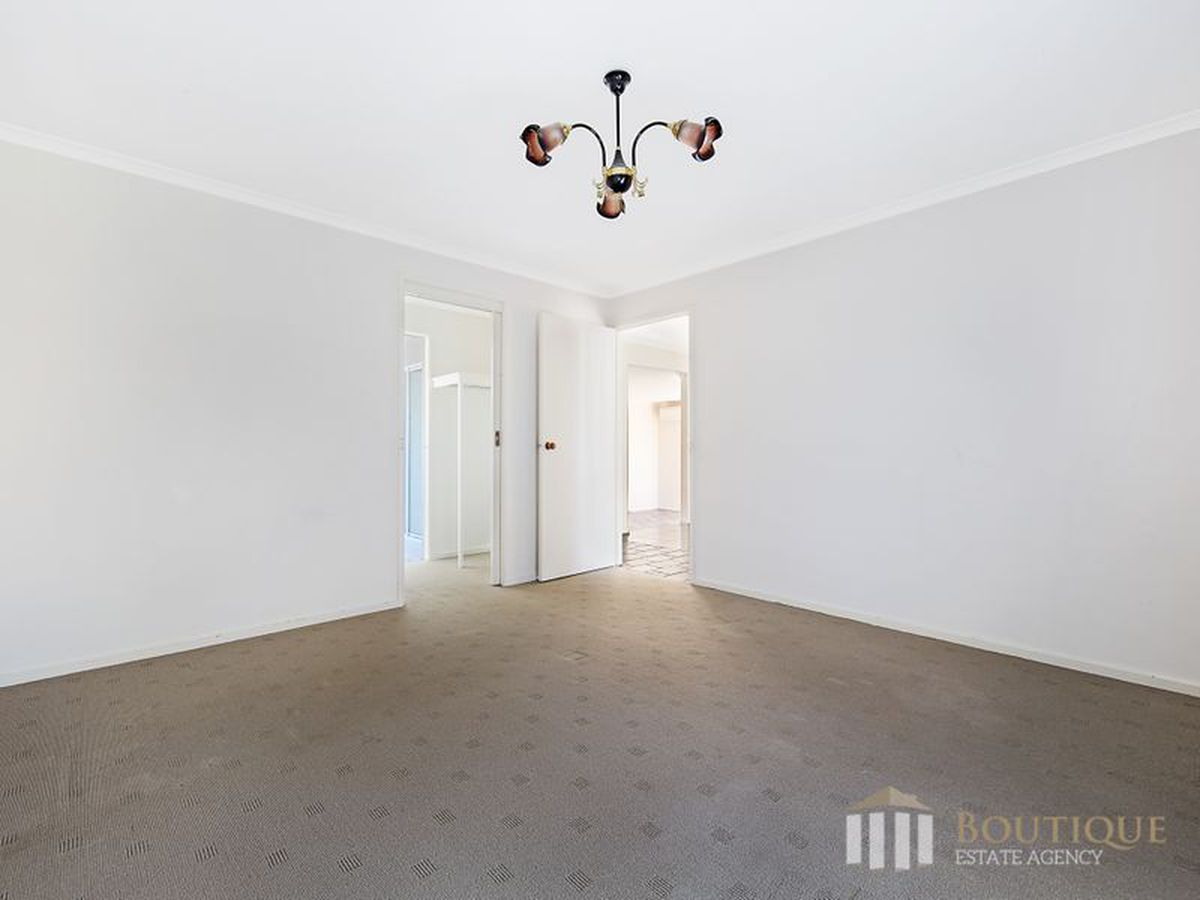 18 Kinkead Crescent, Endeavour Hills