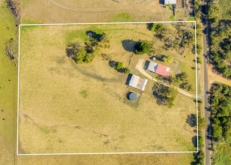 138 Oakleys Road, Portland