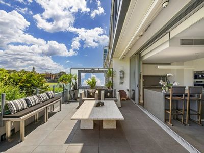 75 / 68 Sir John Young Crescent, Woolloomooloo