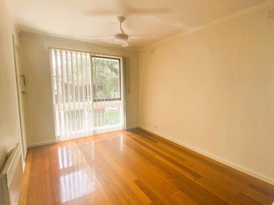 8 / 3 Doolan Street, Werribee