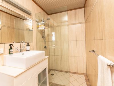 6R Harefield Road, Dubbo