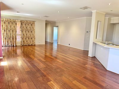 35 Manor Lakes Boulevard, Wyndham Vale