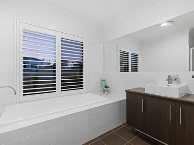 15 Brokenwood Circuit, Gumdale