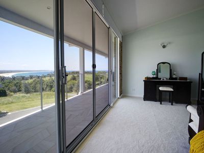 22 Glenelg Crescent, Red Head